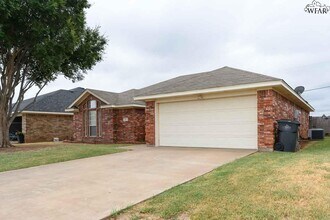 2 Libby Ct in Wichita Falls, TX - Building Photo - Building Photo