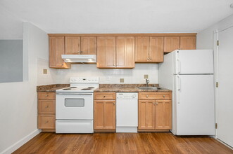 236 Low St in Newburyport, MA - Foto de edificio - Building Photo