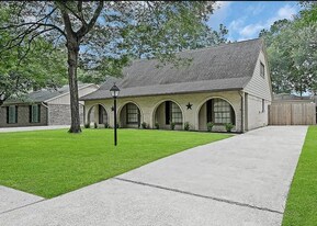 9611 Crail Dr in Spring, TX - Building Photo