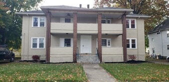 131 E Broadway Ave in Girard, OH - Building Photo