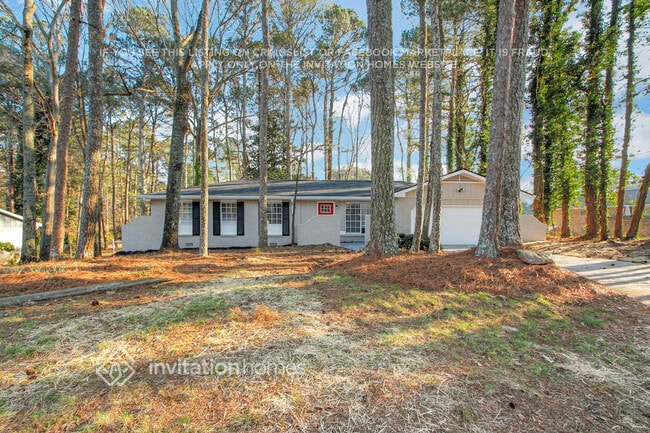 5801 Oakleaf Dr in Stone Mountain, GA - Building Photo - Building Photo