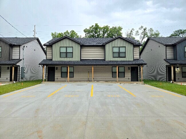 property at 3118 Commerce St