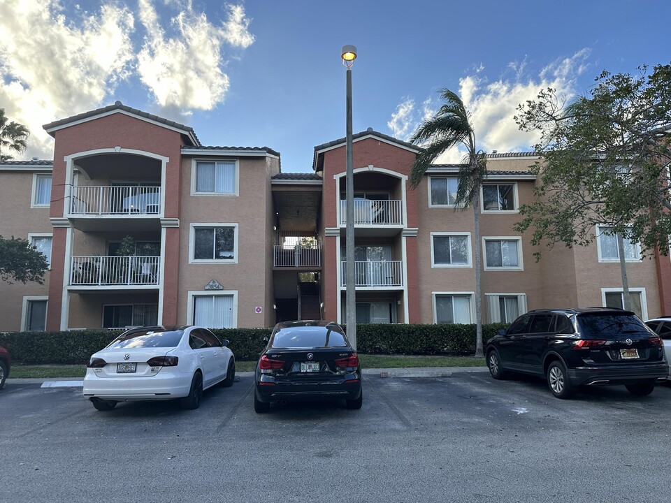 3854 Lyons Rd in Coconut Creek, FL - Building Photo