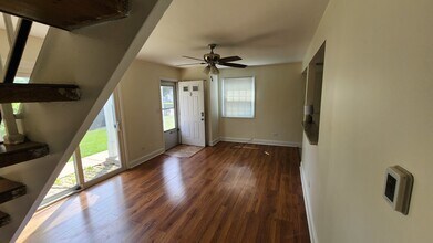 653 Hale Ct in Wheeling, IL - Building Photo - Building Photo
