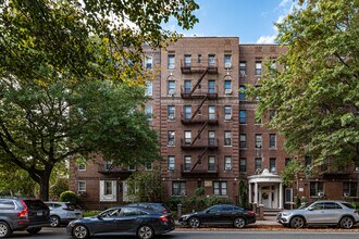 860 Ocean Ave in Brooklyn, NY - Foto de edificio - Building Photo