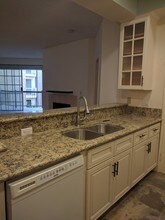 10021 Tabor St, Unit #206 in Los Angeles, CA - Foto de edificio - Building Photo