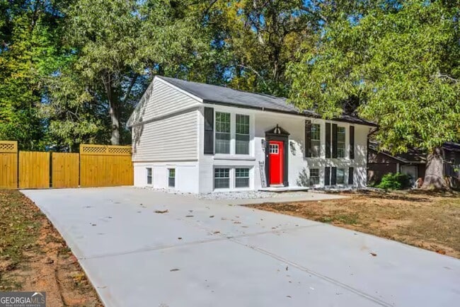 6741 Gano Dr in Riverdale, GA - Building Photo - Building Photo