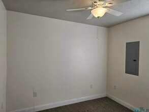 404 N Upsilon St in Clovis, NM - Building Photo - Building Photo