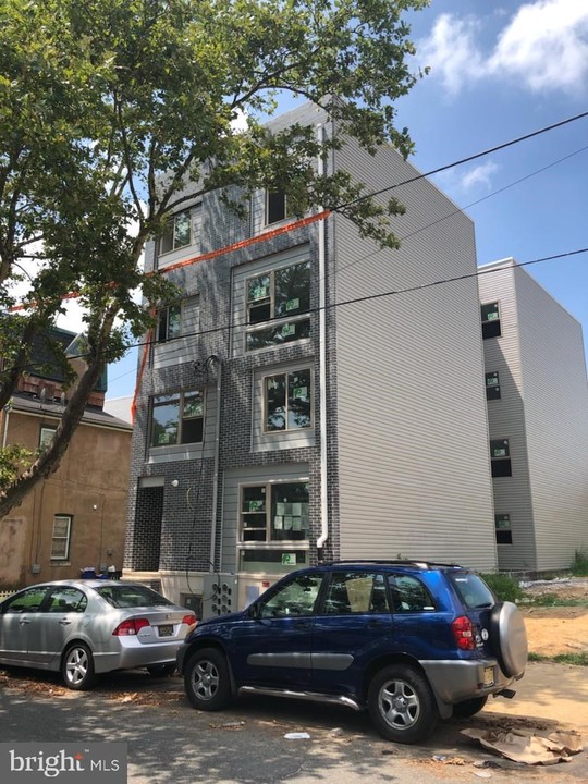 4059 Baring St in Philadelphia, PA - Building Photo