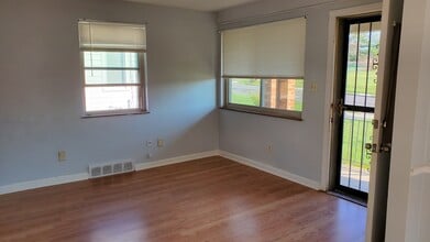 2360 Langdon Farm Rd, Unit 1 in Cincinnati, OH - Foto de edificio - Building Photo