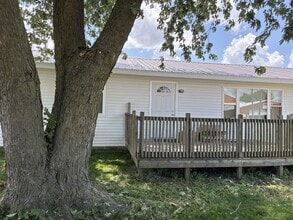 425 Paul Ave in Champaign, IL - Foto de edificio - Building Photo