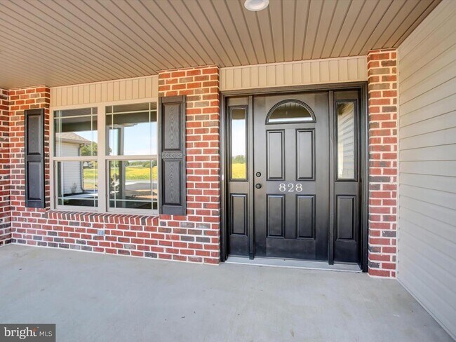 828 Shadyside Dr in Chambersburg, PA - Building Photo - Building Photo