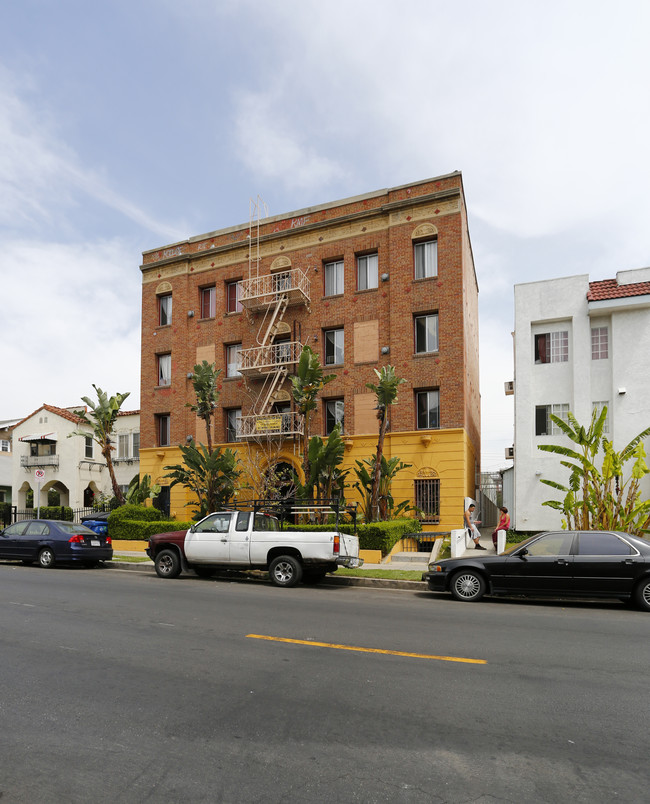 Harvard Manor in Los Angeles, CA - Building Photo - Building Photo