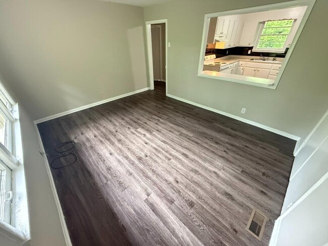 property at 5007 Brewer Ct