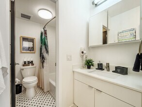 219 Vine St in Philadelphia, PA - Building Photo - Building Photo