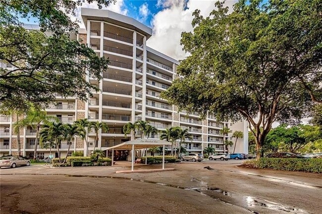 property at 625 Oaks Dr