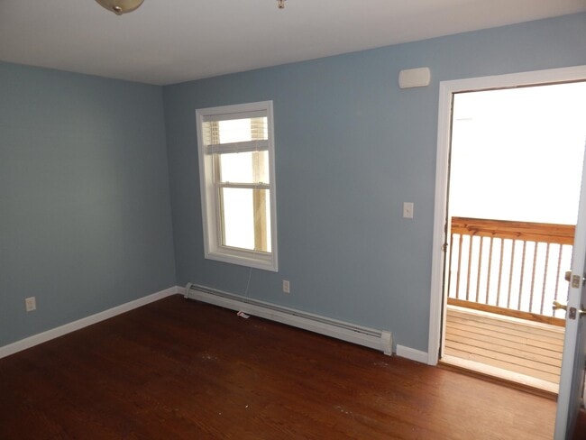 22 Cutts Street, Unit 104 in Biddeford, ME - Foto de edificio - Building Photo