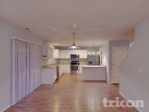 2254 SW Siskin Cir in Port Orchard, WA - Foto de edificio - Building Photo