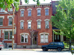 908 Cedar Ave in Pittsburgh, PA - Building Photo - Building Photo