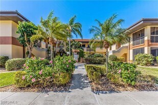 6150 Whiskey Creek Dr in Ft. Myers, FL - Building Photo