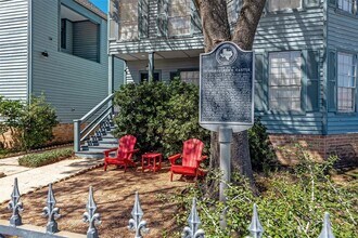 1602 Sealy Ave in Galveston, TX - Building Photo - Building Photo