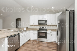 15930 SW 35th Court Rd in Ocala, FL - Foto de edificio - Building Photo