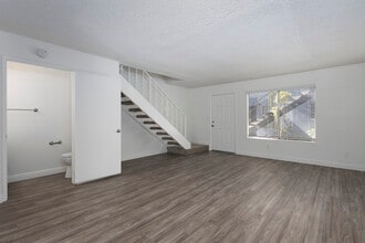 Calla Ave Apartments in Imperial Beach, CA - Building Photo - Building Photo