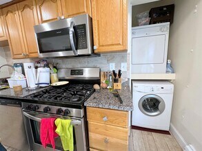 164 Charles St, Unit 2 in Cambridge, MA - Foto de edificio - Building Photo