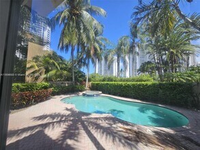 3772 NE 207th Terrace in Aventura, FL - Building Photo - Building Photo
