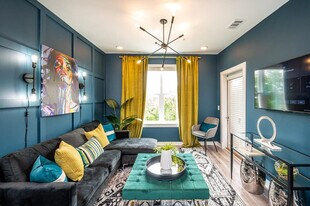 525 Parkway Dr NE in Atlanta, GA - Building Photo