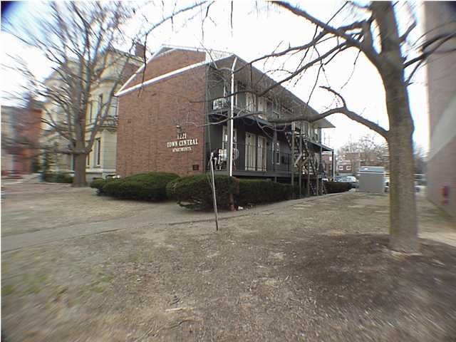 Town Central Apartments in Louisville, KY - Building Photo - Building Photo