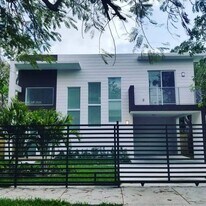 3790 Oak Ave in Miami, FL - Building Photo
