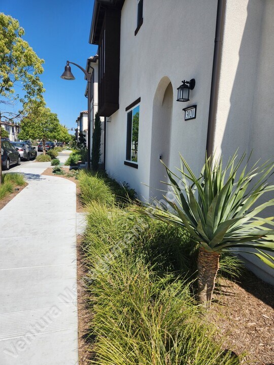 3020 Harrison Ln in Simi Valley, CA - Building Photo