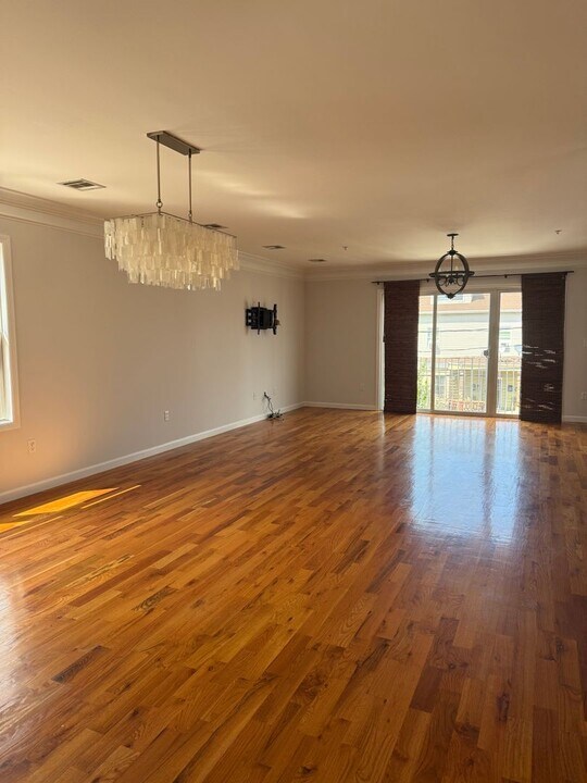 145-147-147 Clifford St in Newark, NJ - Building Photo
