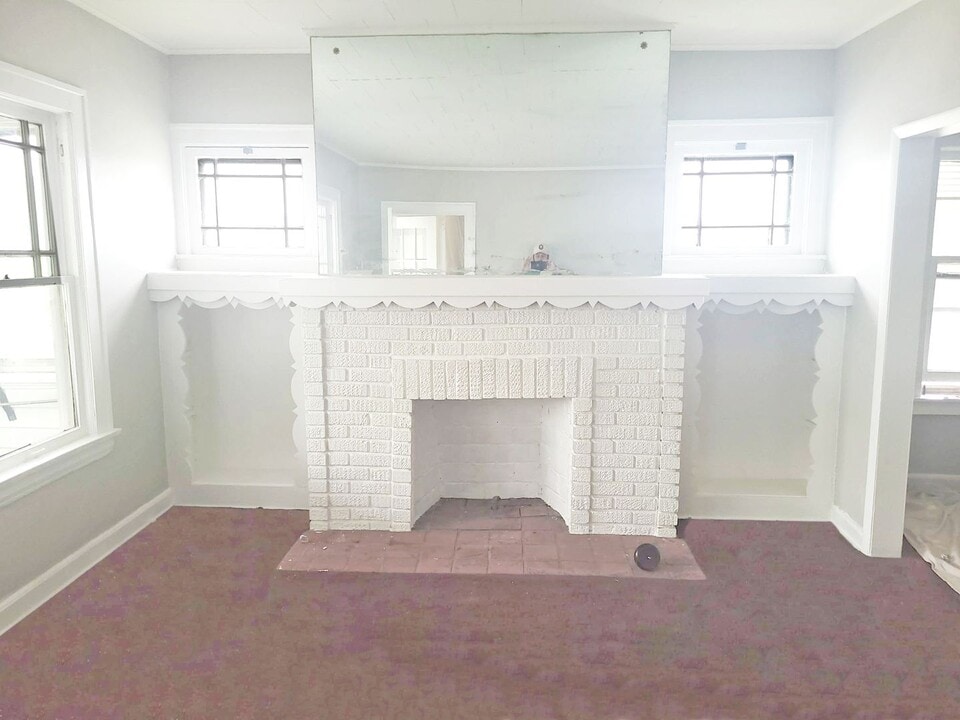 8505 Garfield Blvd in Garfield Heights, OH - Building Photo