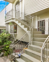 1818 Esplanade Ave, Unit 1B in New Orleans, LA - Foto de edificio - Building Photo