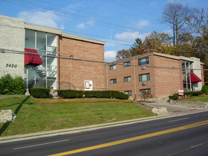 5430-5438 Madison Rd in Cincinnati, OH - Building Photo - Building Photo