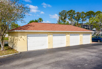 East Lake Club Apartments in Oldsmar, FL - Building Photo - Building Photo