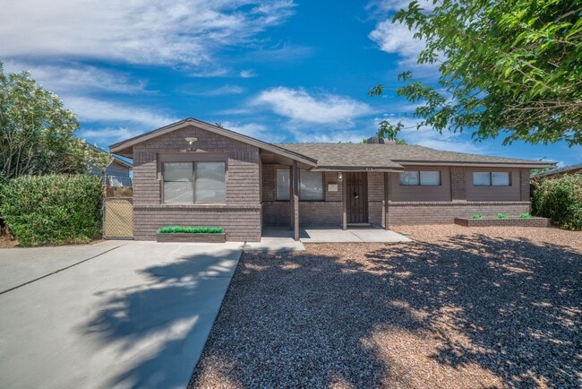 property at 416 Rossmoyne Ave