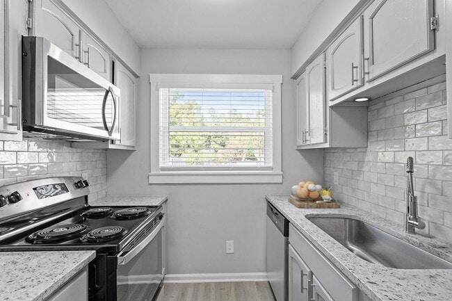 property at 707 S Moore St