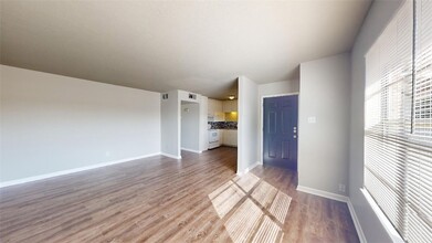 3800 E 29th St, Unit 15 in Bryan, TX - Building Photo - Building Photo