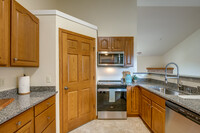 Lake Park Reserve in St. Francis, WI - Building Photo - Interior Photo