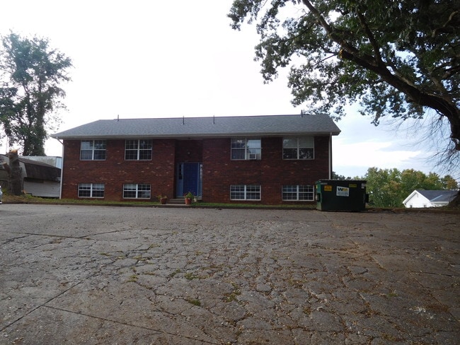 101 Colonial Oaks Dr, Unit B in St. Albans, WV - Foto de edificio - Building Photo