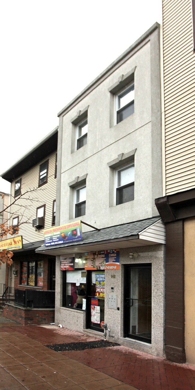 642 Elizabeth Ave