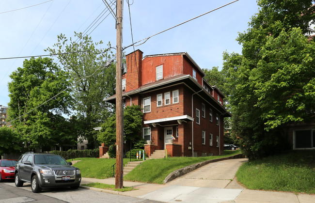 2515-2517 Hackberry St in Cincinnati, OH - Foto de edificio - Building Photo