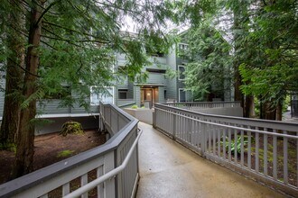 15433 Country Club Dr, Unit G-305 in Mill Creek, WA - Building Photo - Building Photo