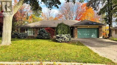 26 Restwell Crescent in Toronto, ON - Building Photo - Building Photo