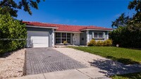 1305 Funston St in Hollywood, FL - Foto de edificio - Building Photo