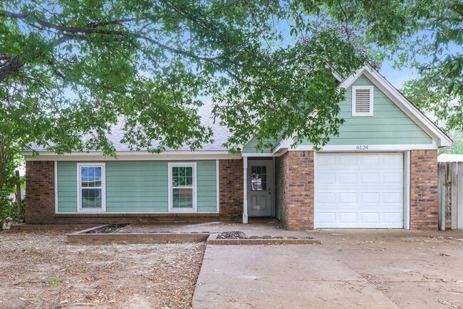 6124 Kensington Cir