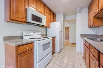 1700 Hinman Ave in Evanston, IL - Building Photo - Building Photo